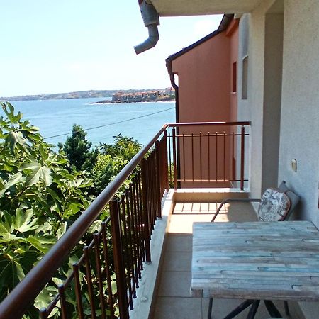 Farlalievi Guest House โซโซโปล ภายนอก รูปภาพ