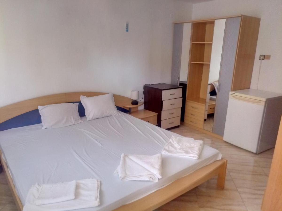 Farlalievi Guest House โซโซโปล ภายนอก รูปภาพ