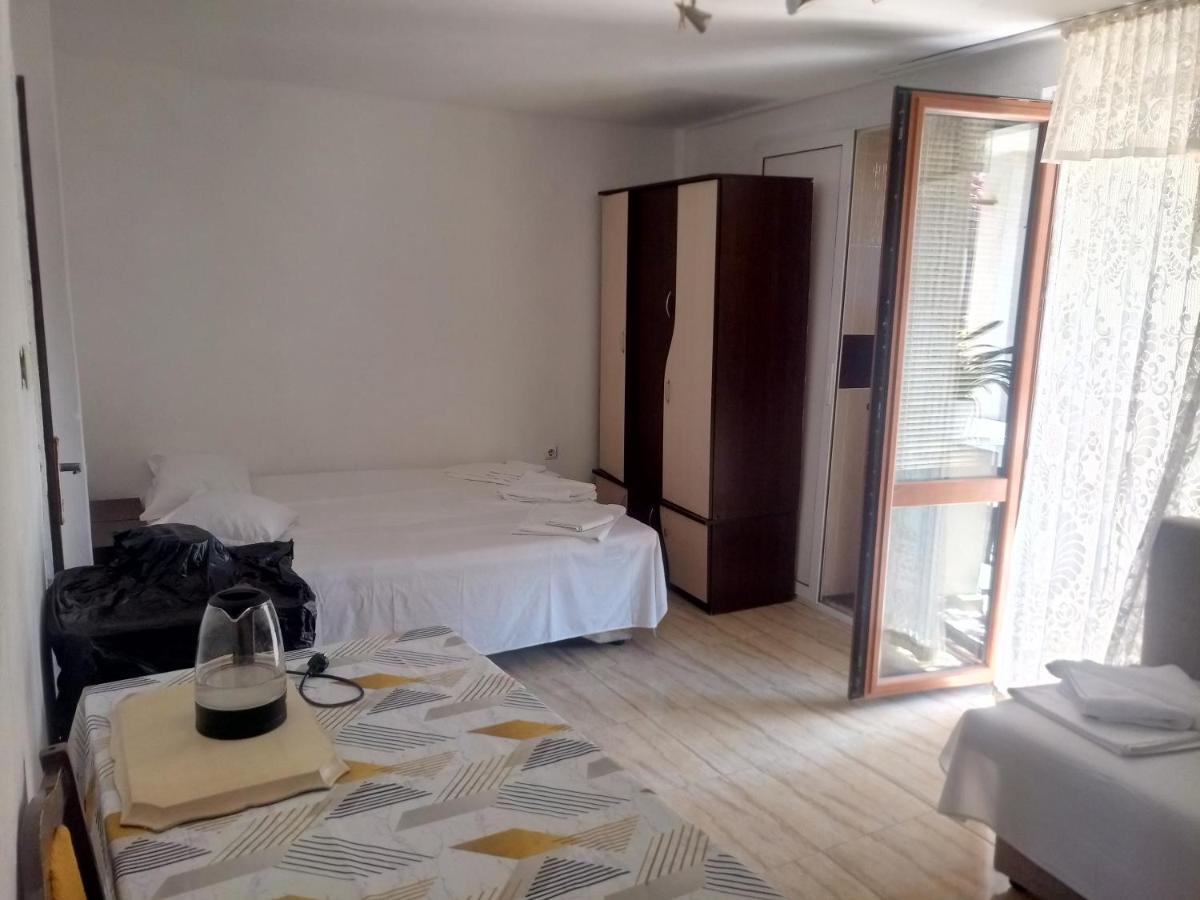 Farlalievi Guest House โซโซโปล ภายนอก รูปภาพ