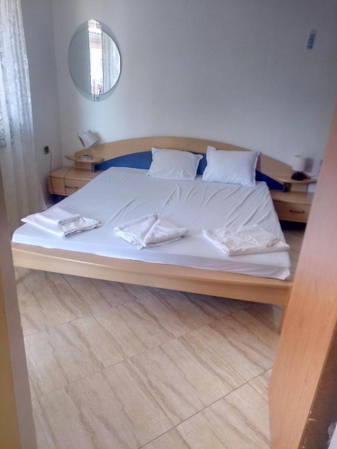 Farlalievi Guest House โซโซโปล ภายนอก รูปภาพ