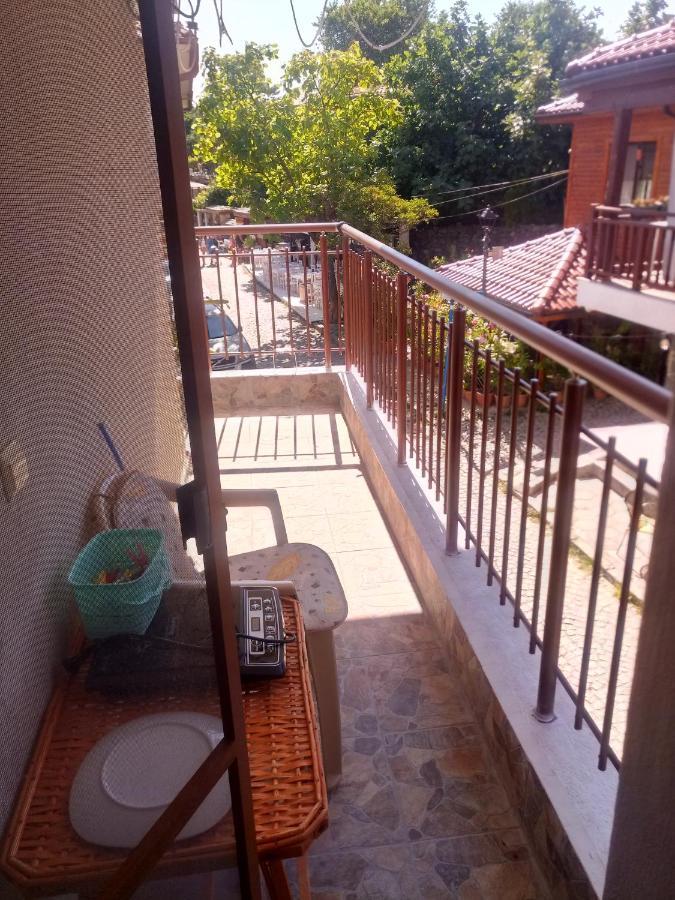 Farlalievi Guest House โซโซโปล ภายนอก รูปภาพ