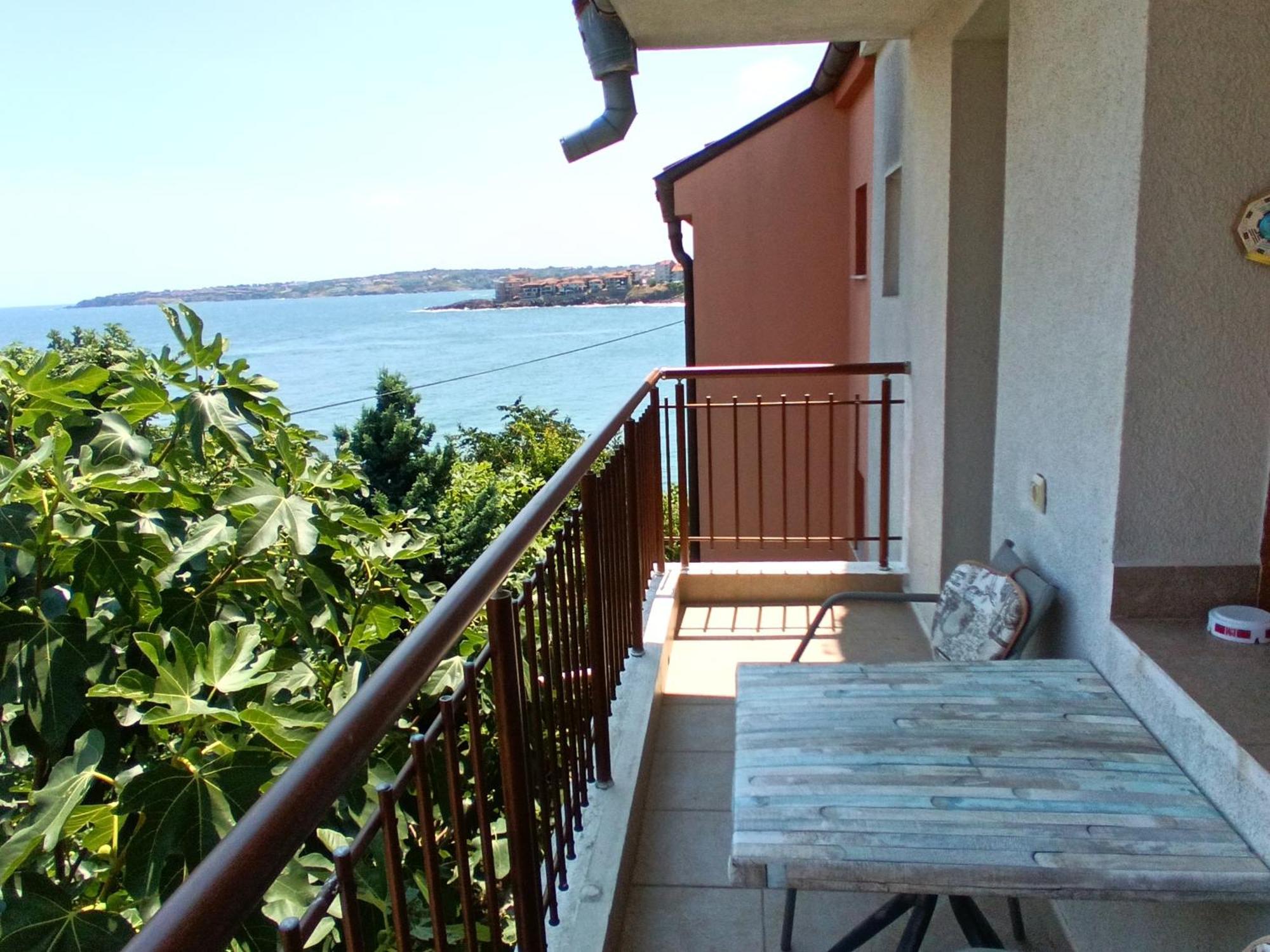 Farlalievi Guest House โซโซโปล ภายนอก รูปภาพ