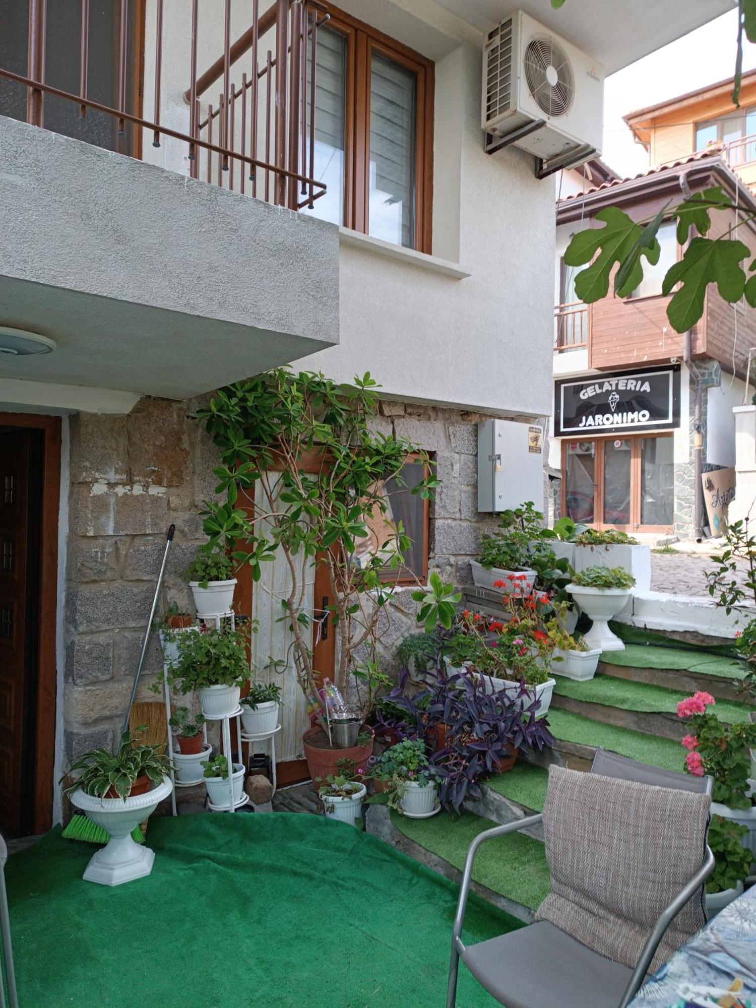 Farlalievi Guest House โซโซโปล ภายนอก รูปภาพ