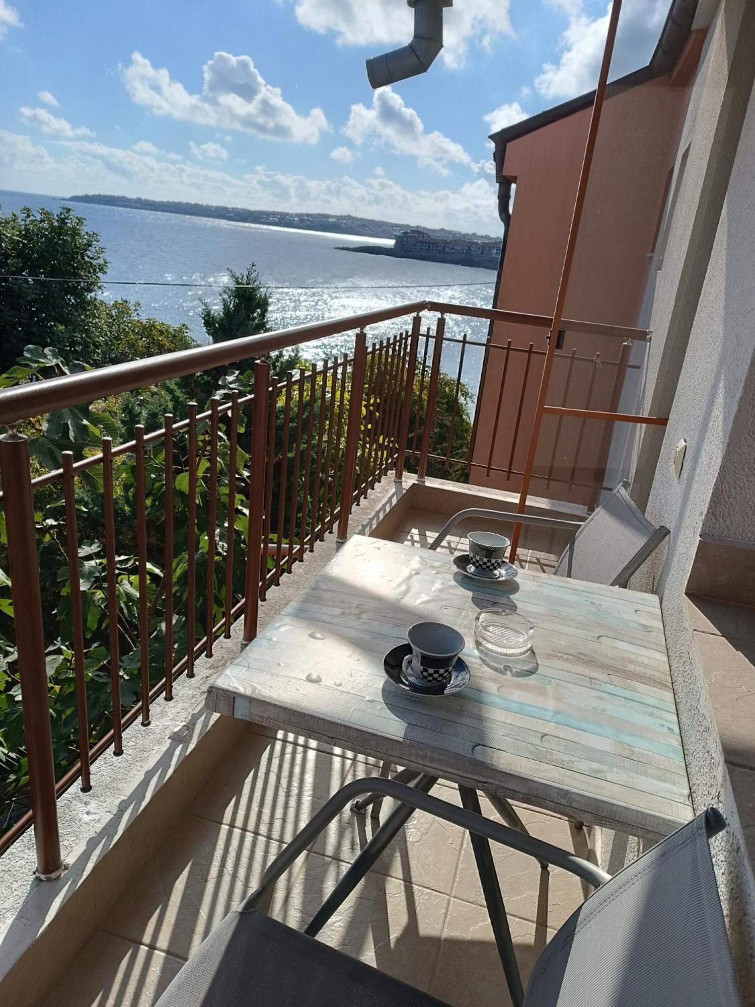 Farlalievi Guest House โซโซโปล ภายนอก รูปภาพ