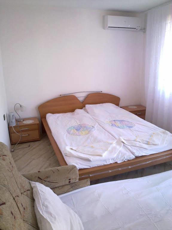 Farlalievi Guest House โซโซโปล ภายนอก รูปภาพ